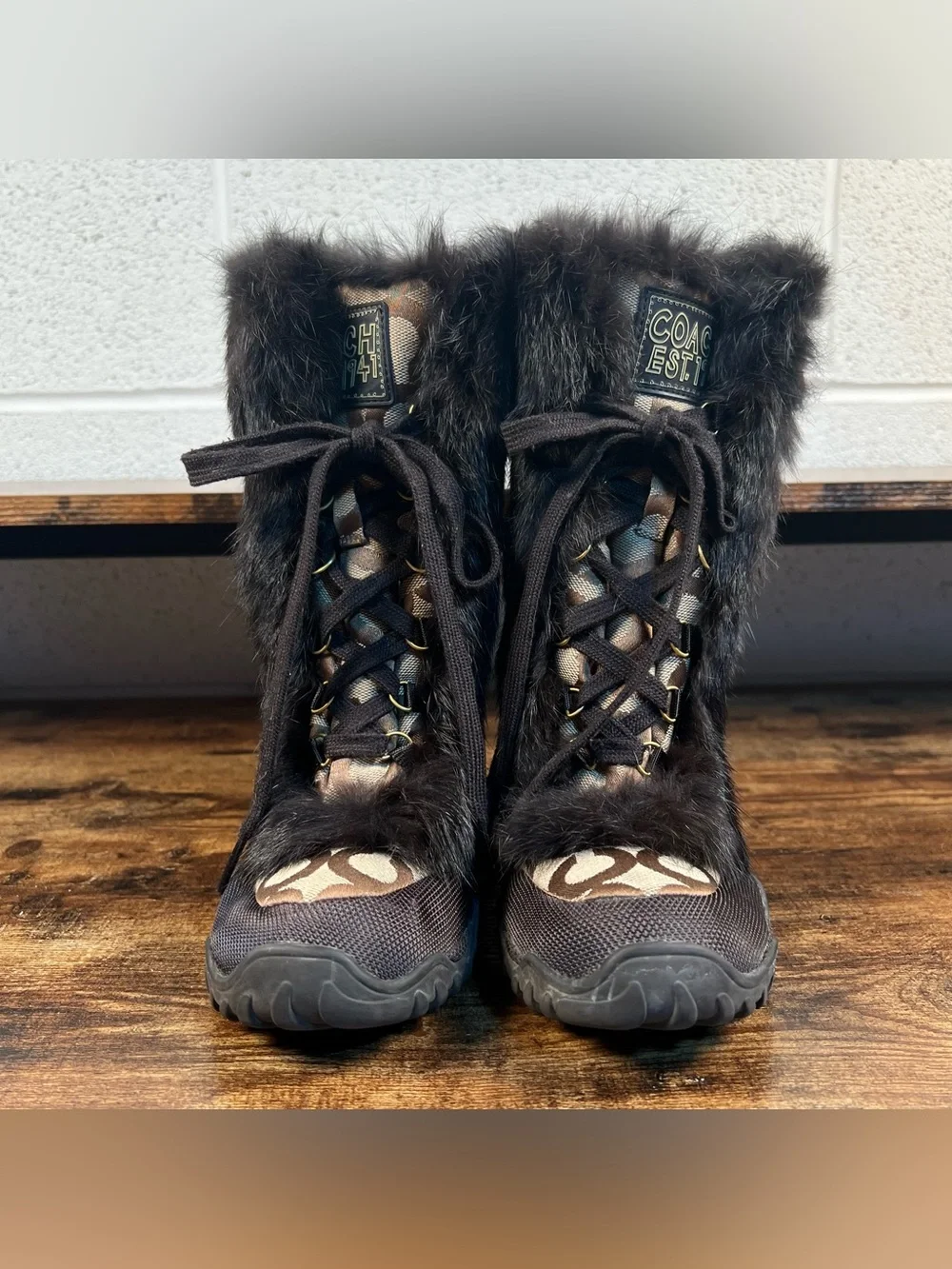 Coach Boots Jennie Signature Fur Lined Lace Up Winter Snow Boots Winter Womens 6